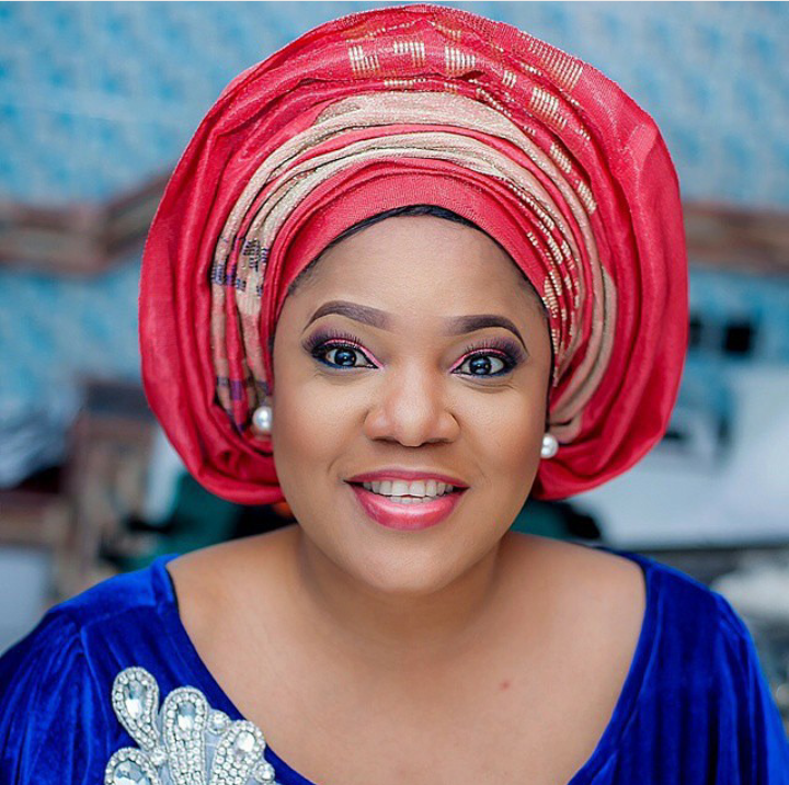 Gele: A covering for thy head..