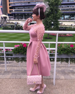 how to choose the right fascinator if you wear glasses