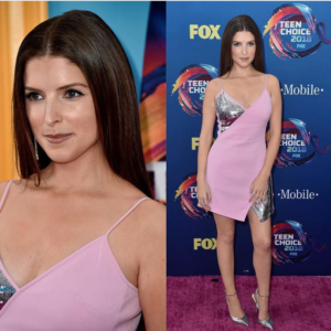 Anna kendrick outfit at Fox teens choice awards 2018 Anna kendrick Fashion moments at Fox Teens Choice Awards 2018 Red carpet