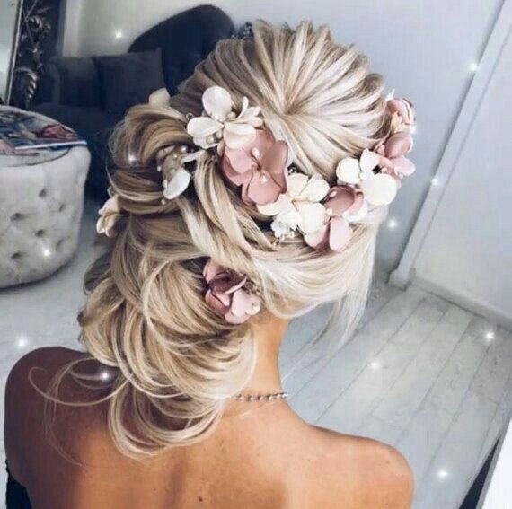 wedding hairstyle for blonde hair curly half updo