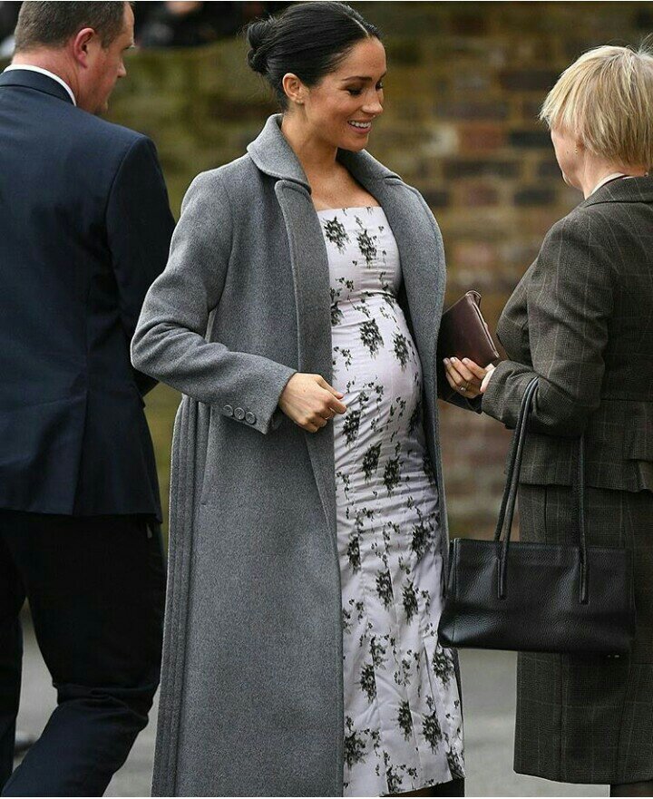 Meghan markle trench coat
