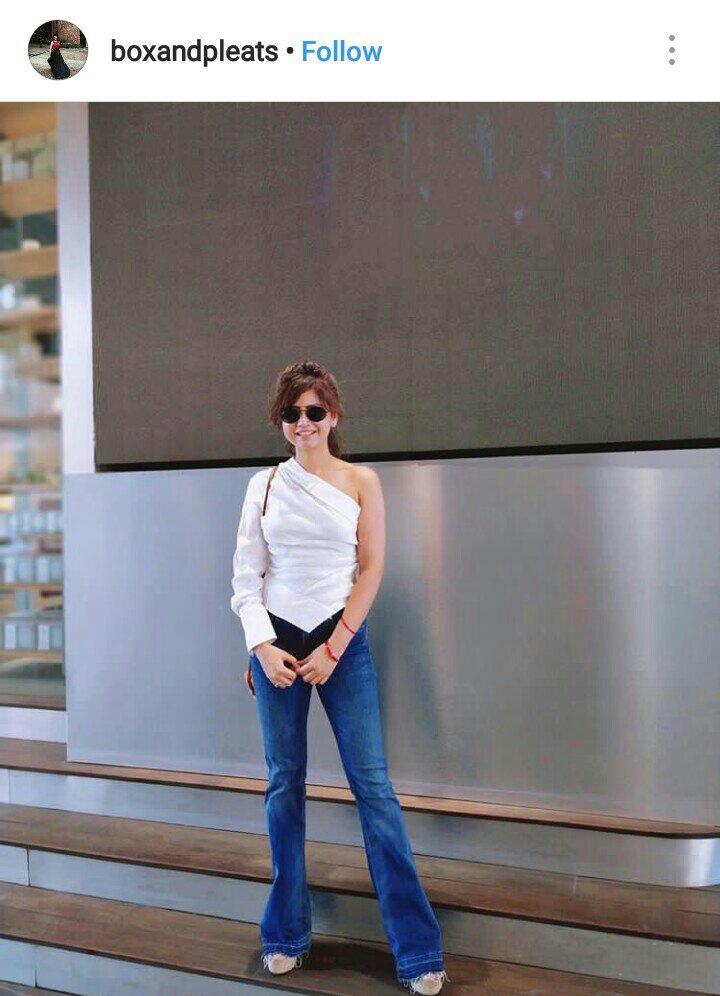 Flared jean with white shirt Flared jean with white shirt