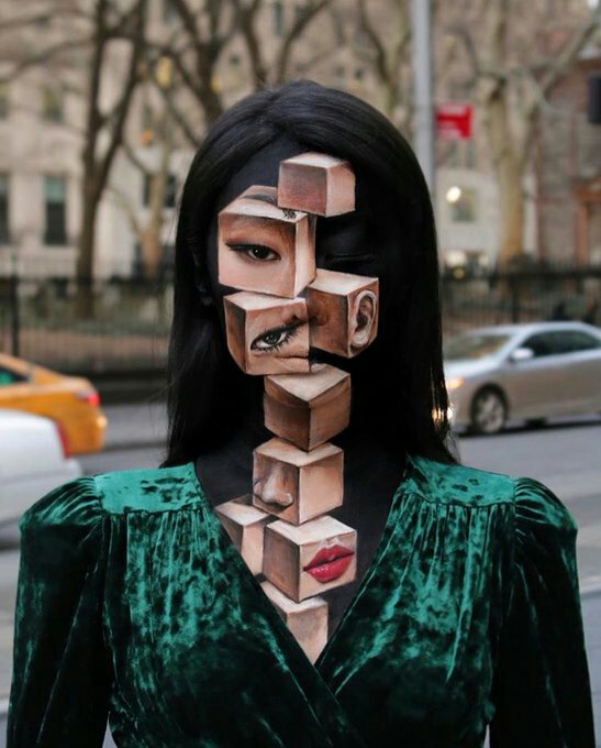 3-D makeup 3-D makeup