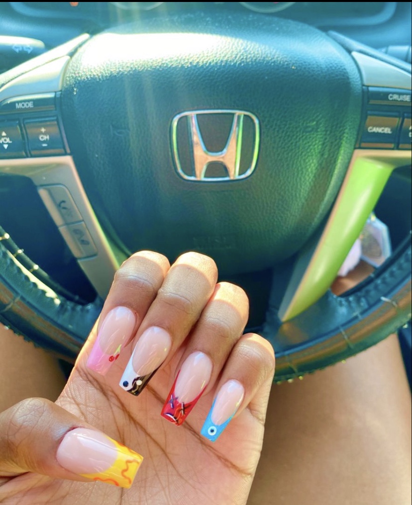Wavy design  long square nails