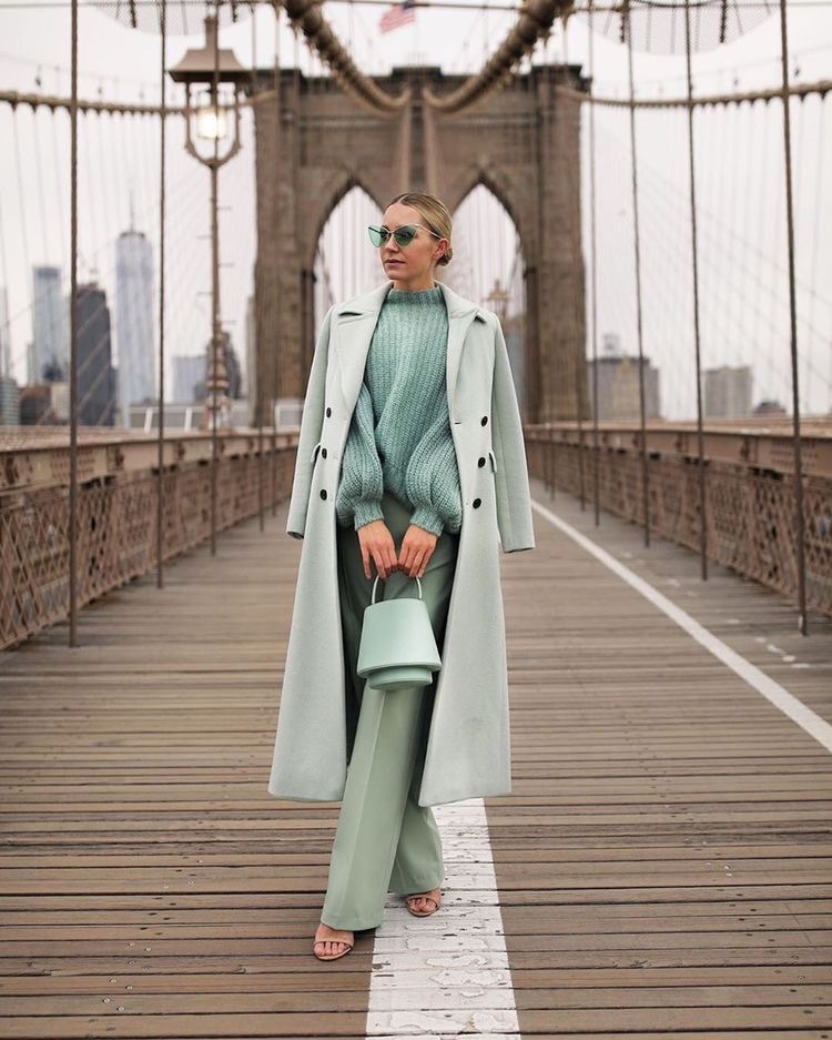 Monochromatic clothing sets