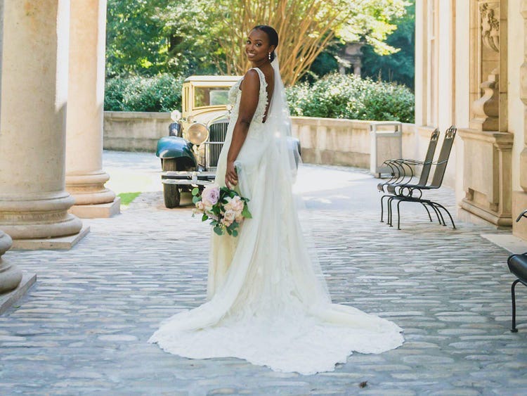 Bride transforms mother’s 1985 wedding dress